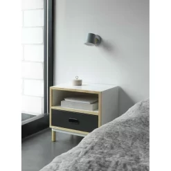Rise Wandlamp Zwart - Normann Copenhagen - Koop Online -Verlichting Opslag 2020 Kabino Bedside Table Grey Rise Lamp Grey 01 1 2 3 4 5