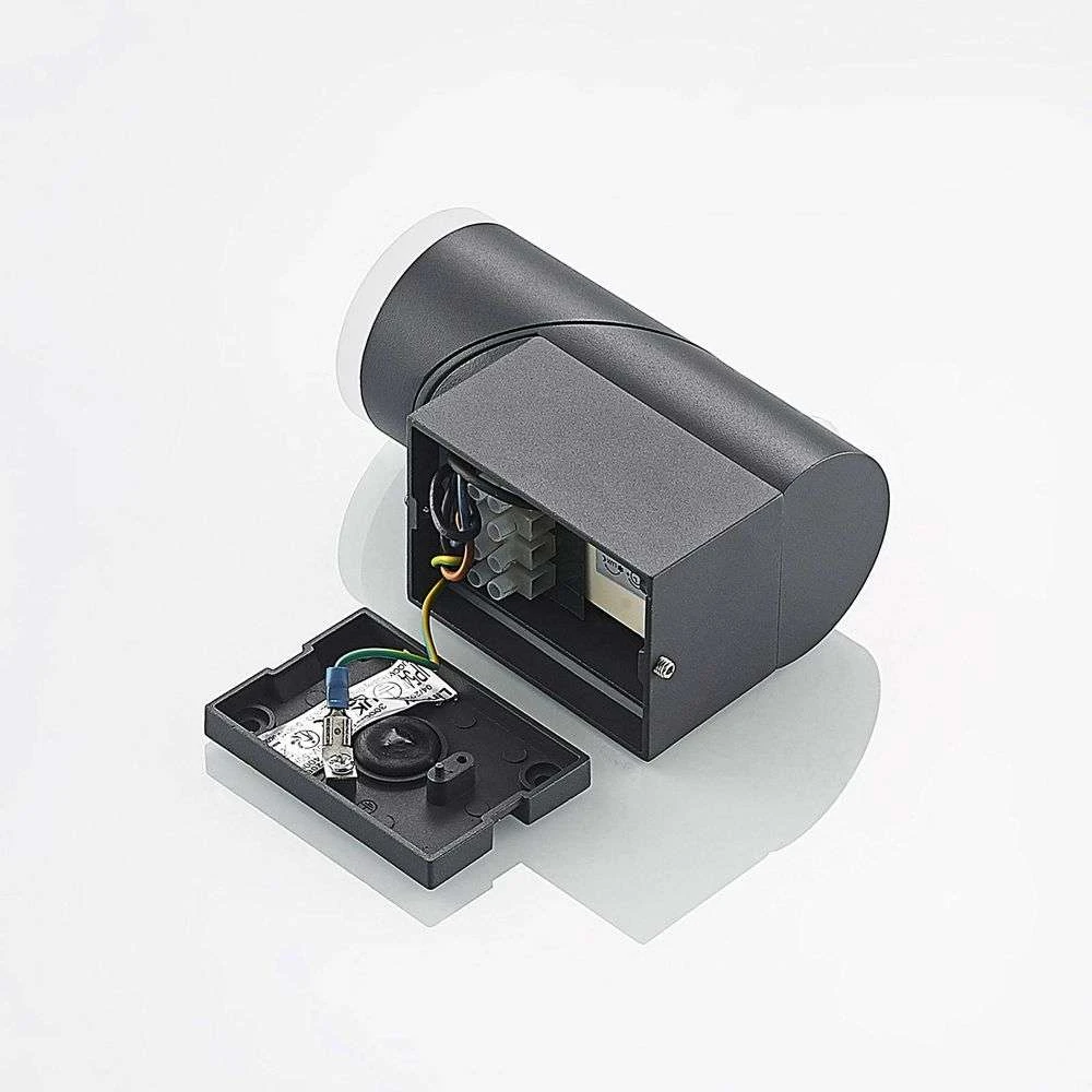 Aspyn Buiten Wandlamp W/Sensor Dark Grey - Lindby - Koop Online 8 Aspyn Buiten Wandlamp W/Sensor Dark Grey - Lindby - Koop Online - Afbeelding 6