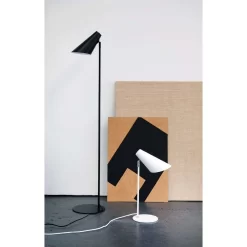 Cale Vloerlamp White - DybergLarsen - Koop Online -Verlichting Opslag 5704709070870 5