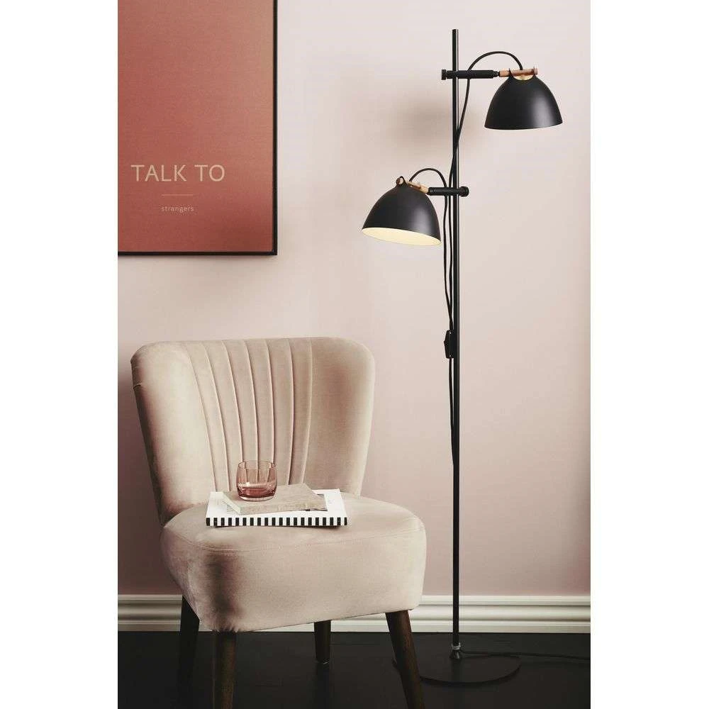 Århus 2 Vloerlamp Black/Wood - Halo Design - Koop Online 4 Århus 2 Vloerlamp Black/Wood - Halo Design - Koop Online - Afbeelding 2