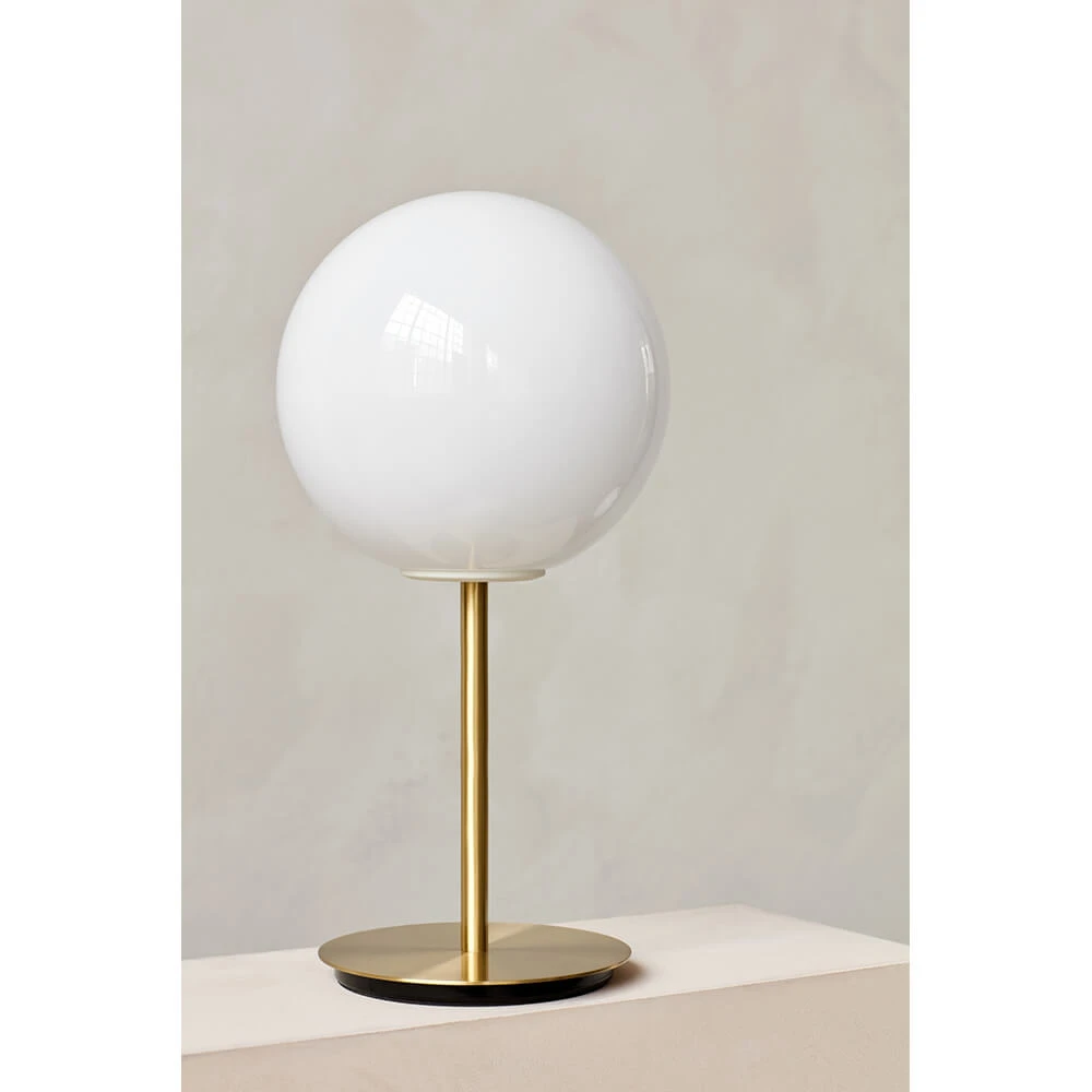 TR Bulb Tafellamp Brushed Brass/Shiny Opal - Menu - Koop Online 4 TR Bulb Tafellamp Brushed Brass/Shiny Opal - Menu - Koop Online - Afbeelding 2