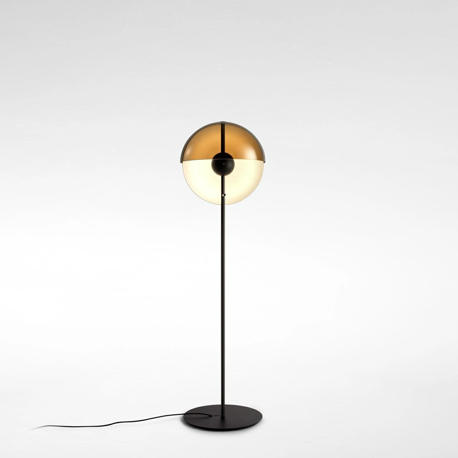 Theia P VloerLamp Zwart - Marset - Koop Online 4 Theia P VloerLamp Zwart - Marset - Koop Online - Afbeelding 2