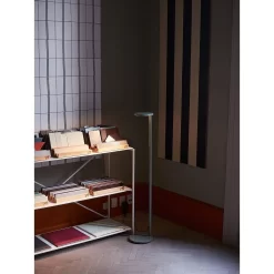 Oblique F Vloerlamp 2700K Glossy Sage - Flos - Koop Online -Verlichting Opslag 8200900094874 oblique floor salvia3