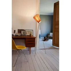 Oslo Wood VloerLamp Staal/Beige - Northern - Koop Online -Verlichting Opslag Oslo ood SteelBeige Lo res Photo Tom Gustavsen