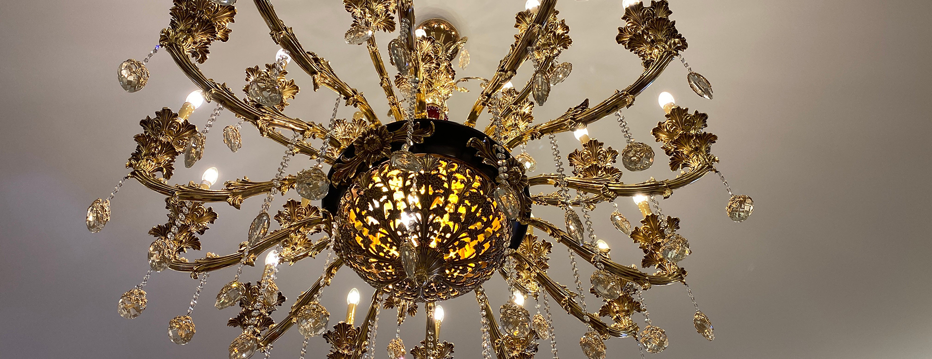 Verlichting Opslag -Verlichting Opslag photo 1642580816701 cfacf1a95d3c